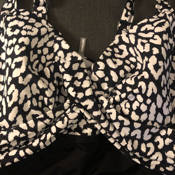 Flattering tankini top size 20w - Picture 2 of 8